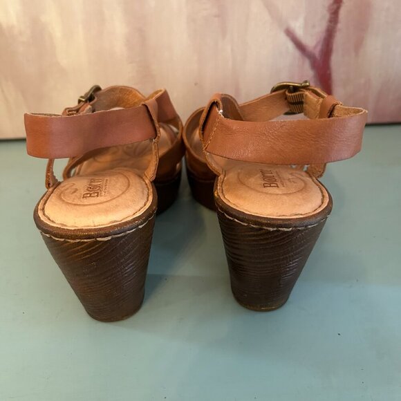 Born Tan Sandals with Chunky Heel and Adjustable Straps - Picture 6 of 12